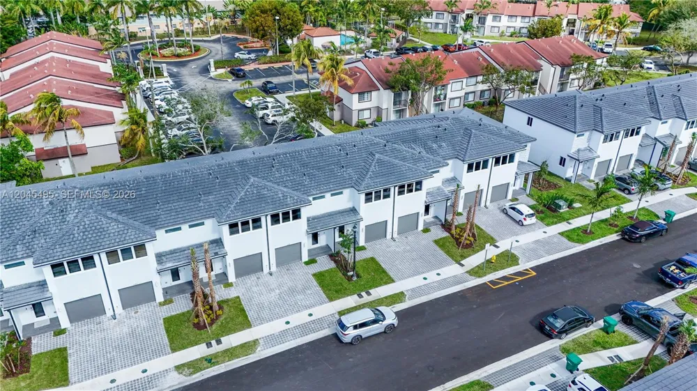 5125 SW 37th St Pembroke Park, FL 33023