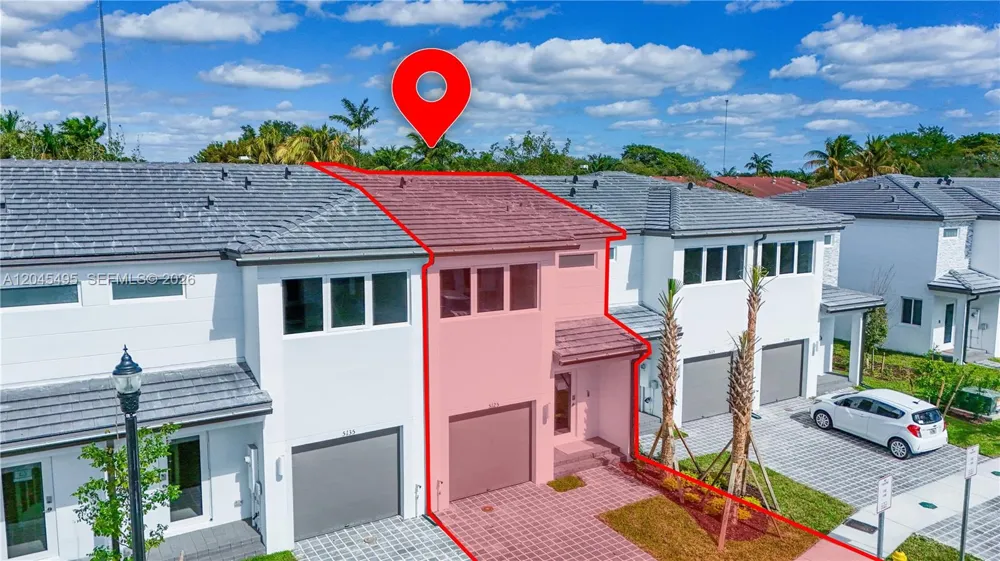 5125 SW 37th St Pembroke Park, FL 33023