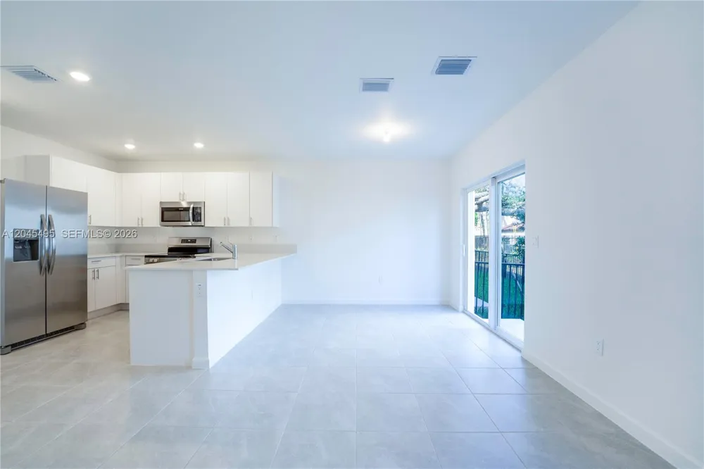 5125 SW 37th St Pembroke Park, FL 33023