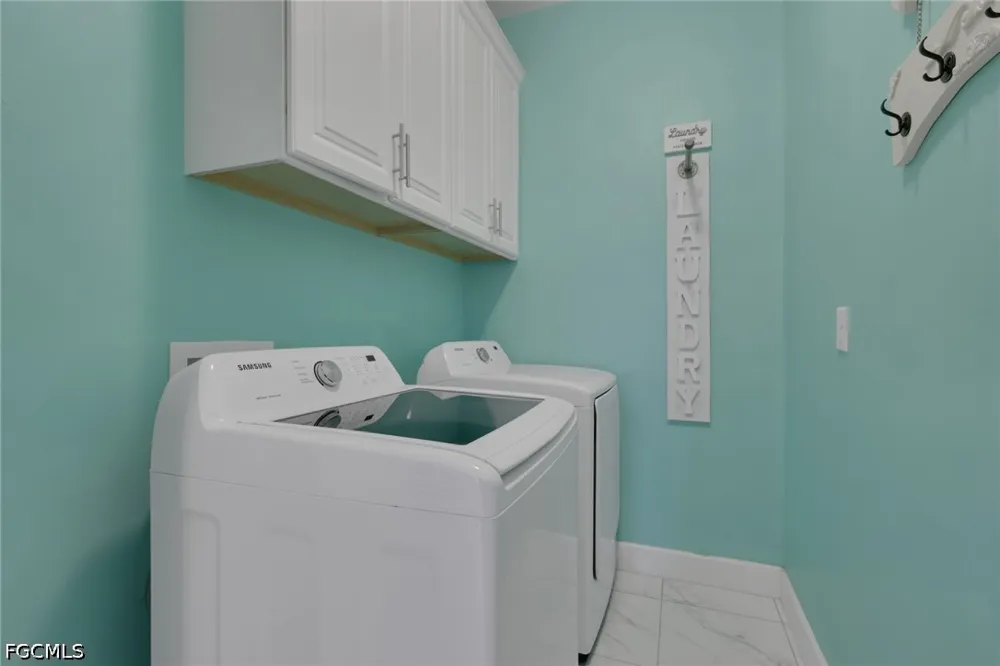 NE 8th Place Cape Coral, FL 33909