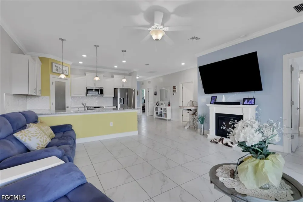 NE 8th Place Cape Coral, FL 33909