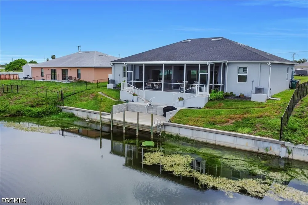 NE 8th Place Cape Coral, FL 33909