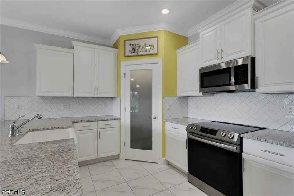 NE 8th Place Cape Coral, FL 33909