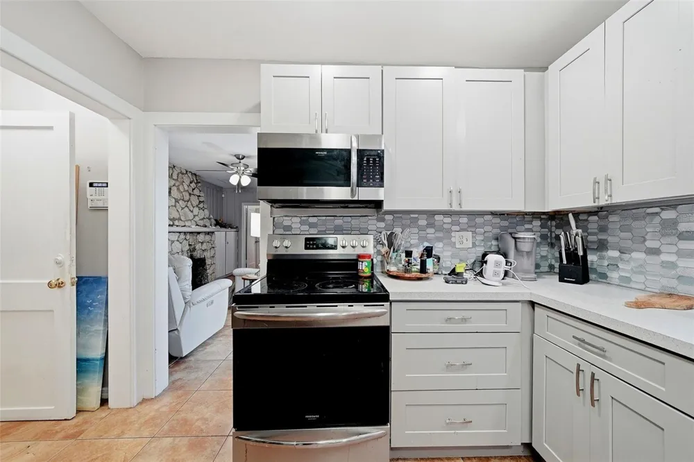 726 MANDALAY AVENUE Clearwater Beach, FL 33767
