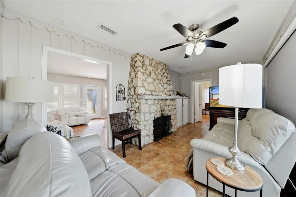 726 MANDALAY AVENUE Clearwater Beach, FL 33767