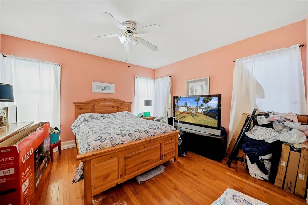 726 MANDALAY AVENUE Clearwater Beach, FL 33767