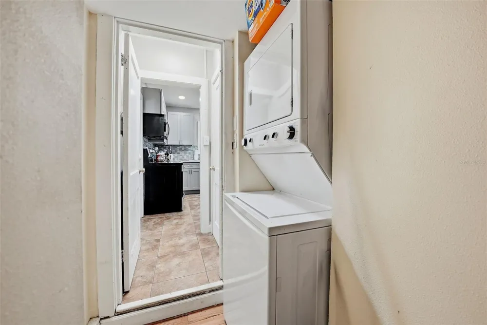 726 MANDALAY AVENUE Clearwater Beach, FL 33767