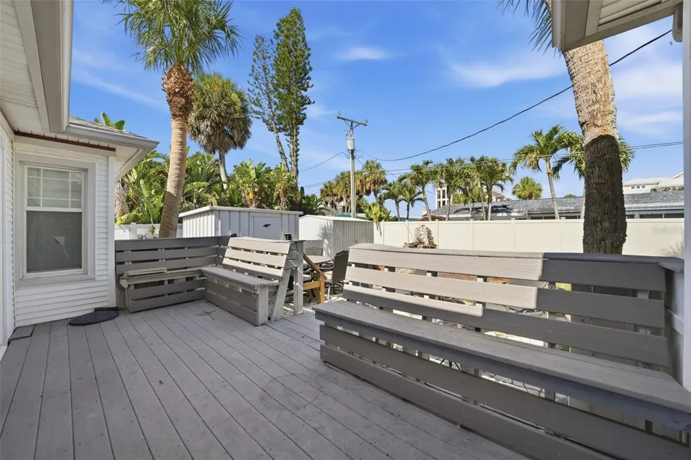 726 MANDALAY AVENUE Clearwater Beach, FL 33767