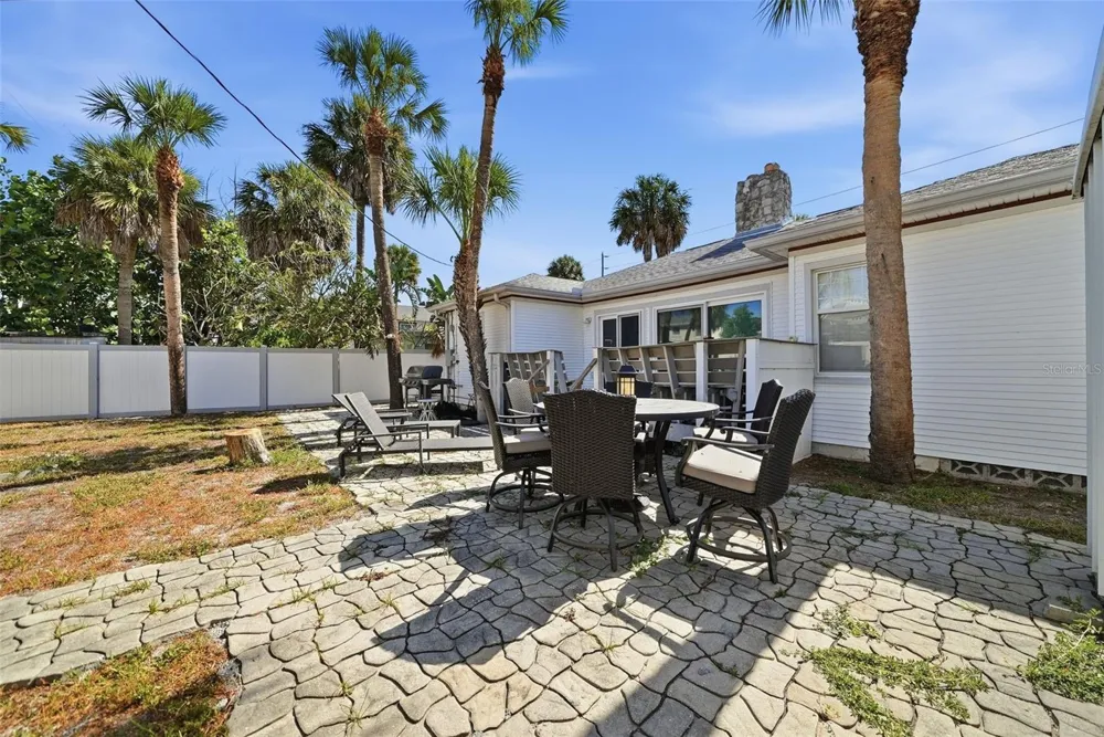 726 MANDALAY AVENUE Clearwater Beach, FL 33767