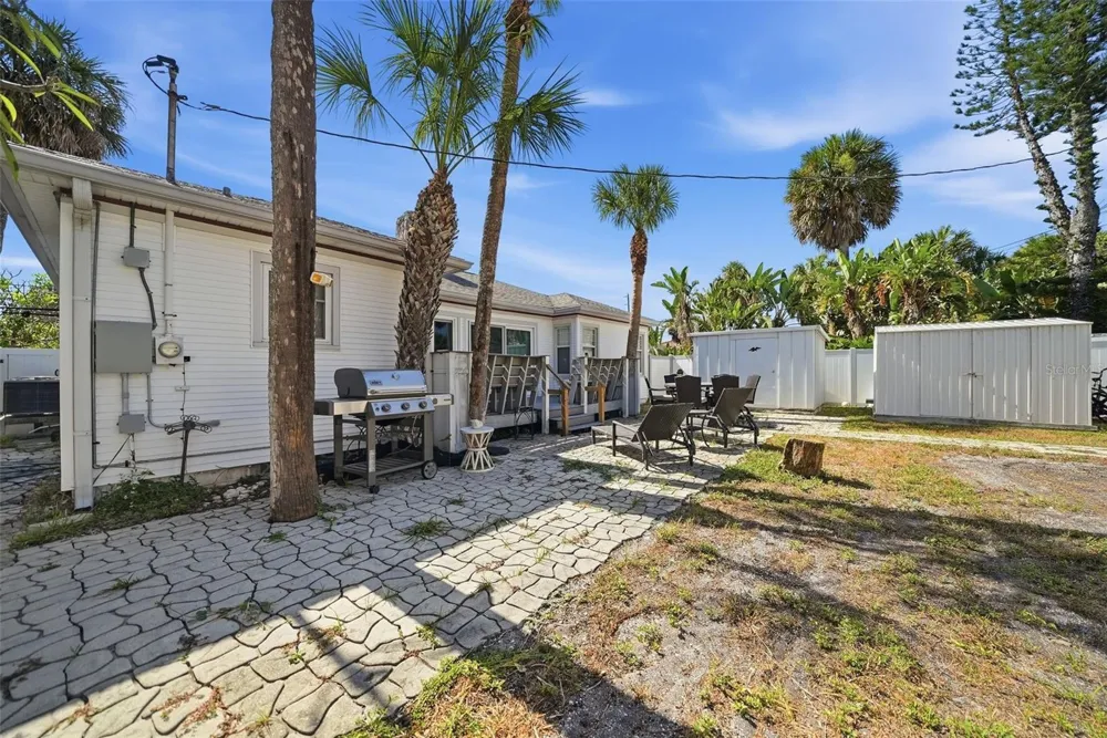 726 MANDALAY AVENUE Clearwater Beach, FL 33767