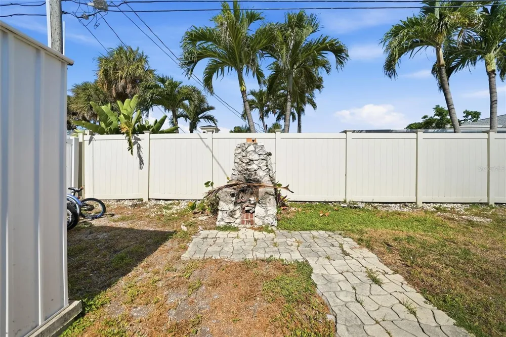 726 MANDALAY AVENUE Clearwater Beach, FL 33767