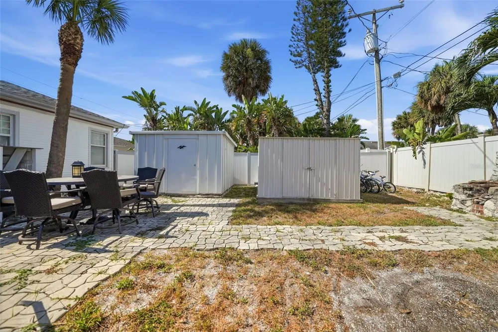 726 MANDALAY AVENUE Clearwater Beach, FL 33767
