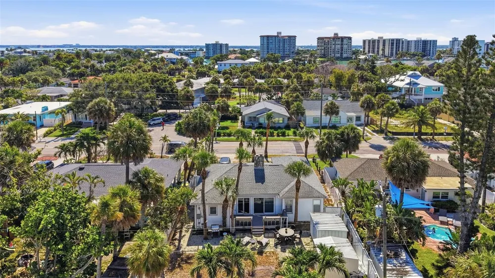 726 MANDALAY AVENUE Clearwater Beach, FL 33767