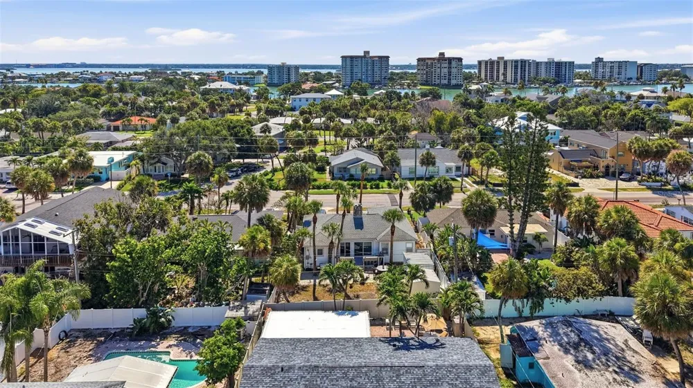 726 MANDALAY AVENUE Clearwater Beach, FL 33767