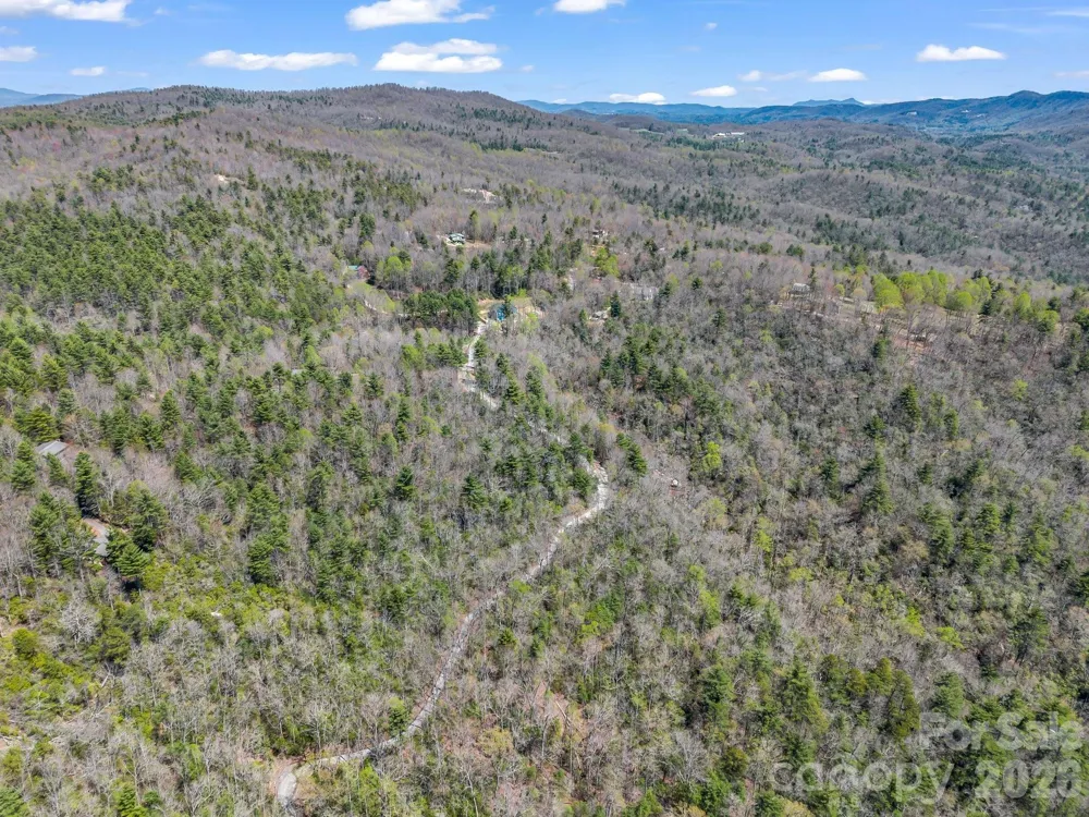 999 Bulling Creek Drive Hendersonville, NC 28739