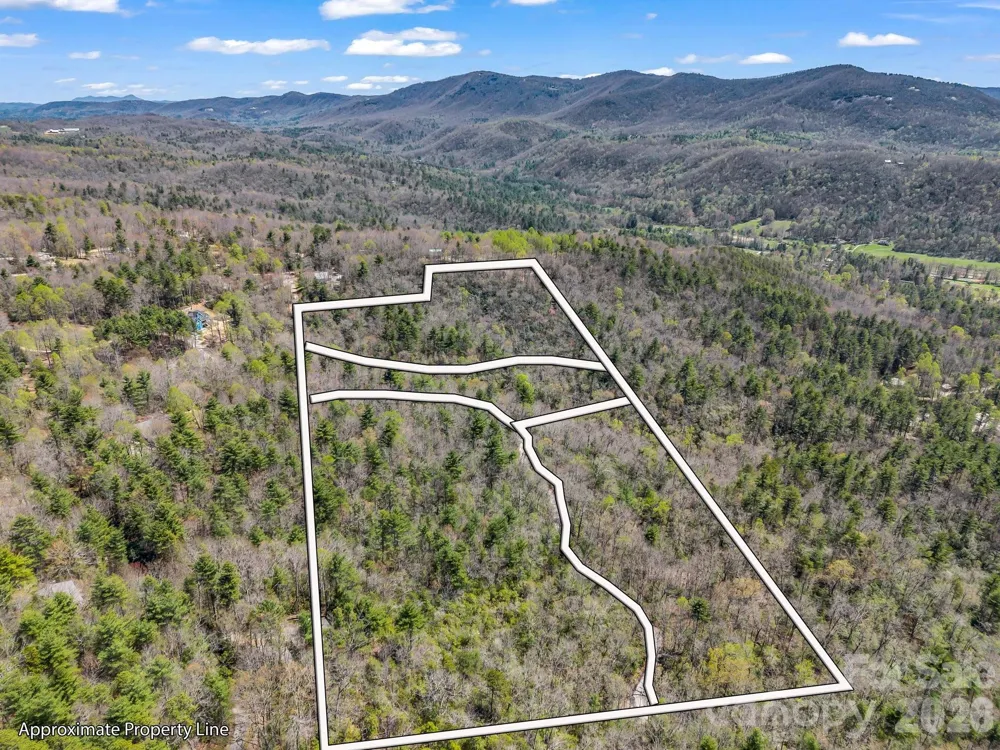 999 Bulling Creek Drive Hendersonville, NC 28739