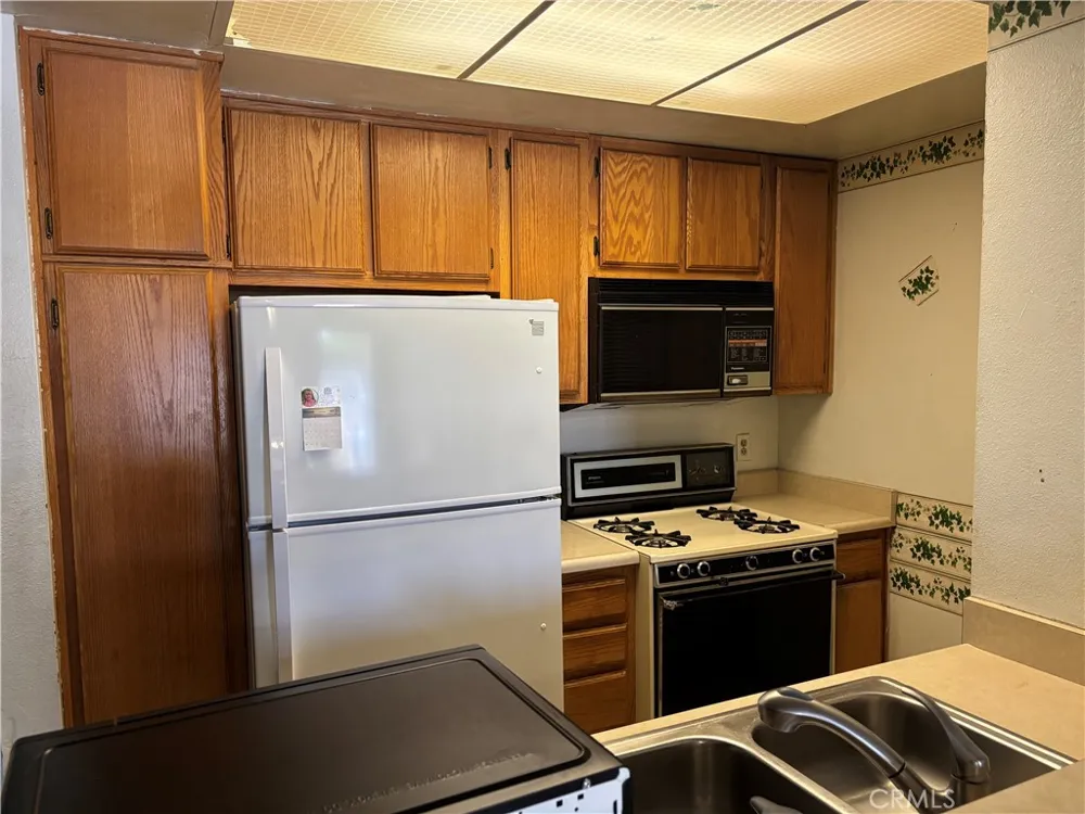 9714 Sepulveda #113 North Hills, CA 91343