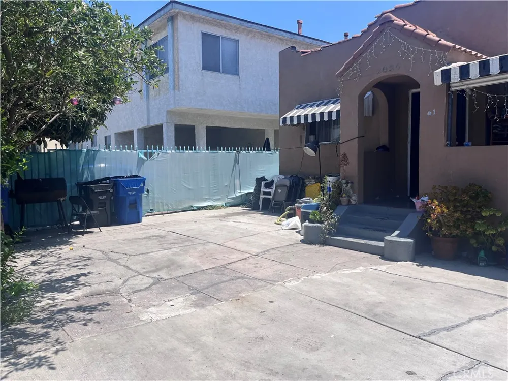 2026 S Ridgeley Los Angeles, CA 90016