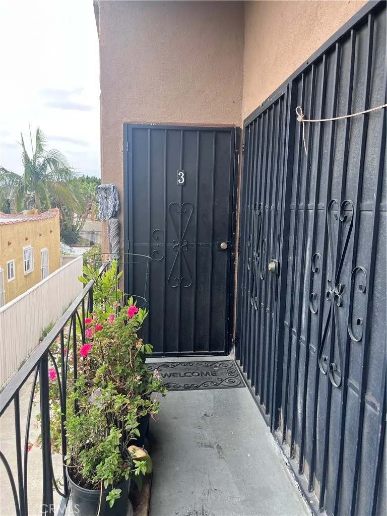 2026 S Ridgeley Los Angeles, CA 90016