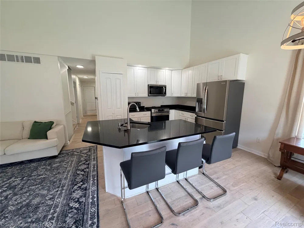 5881 Woodruff View Drive Brighton Township, MI 48116