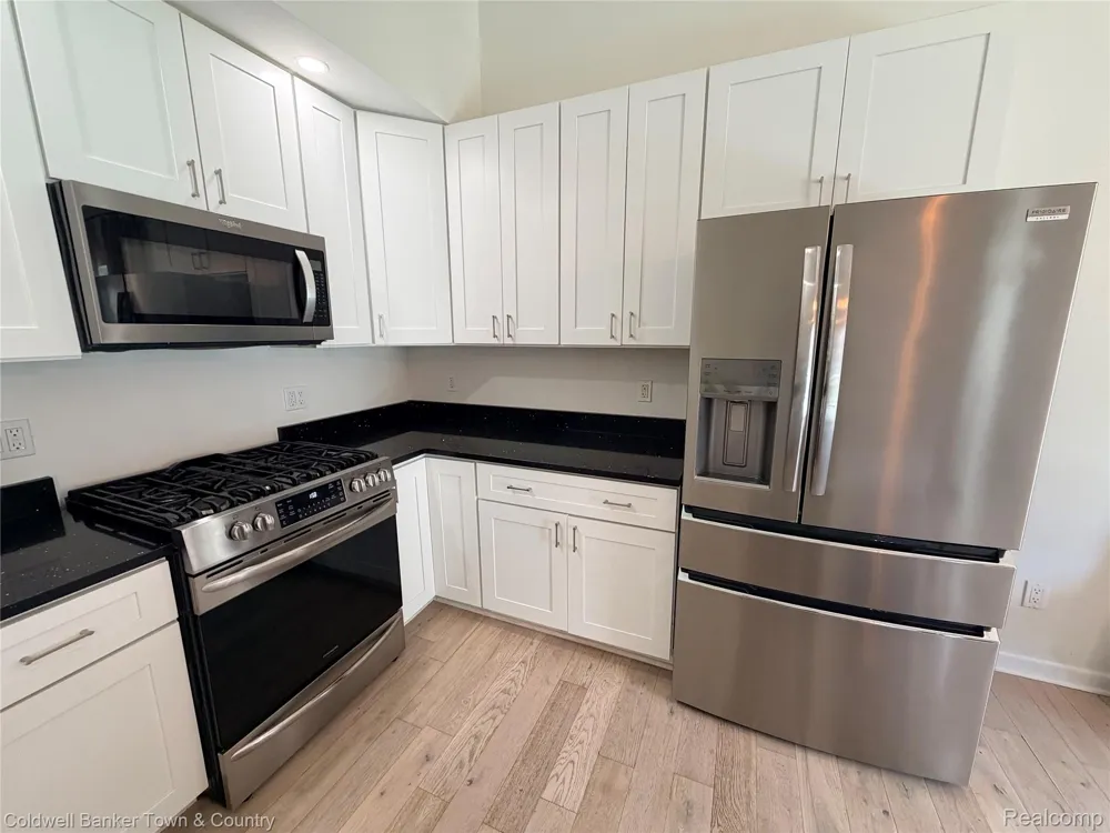 5881 Woodruff View Drive Brighton Township, MI 48116