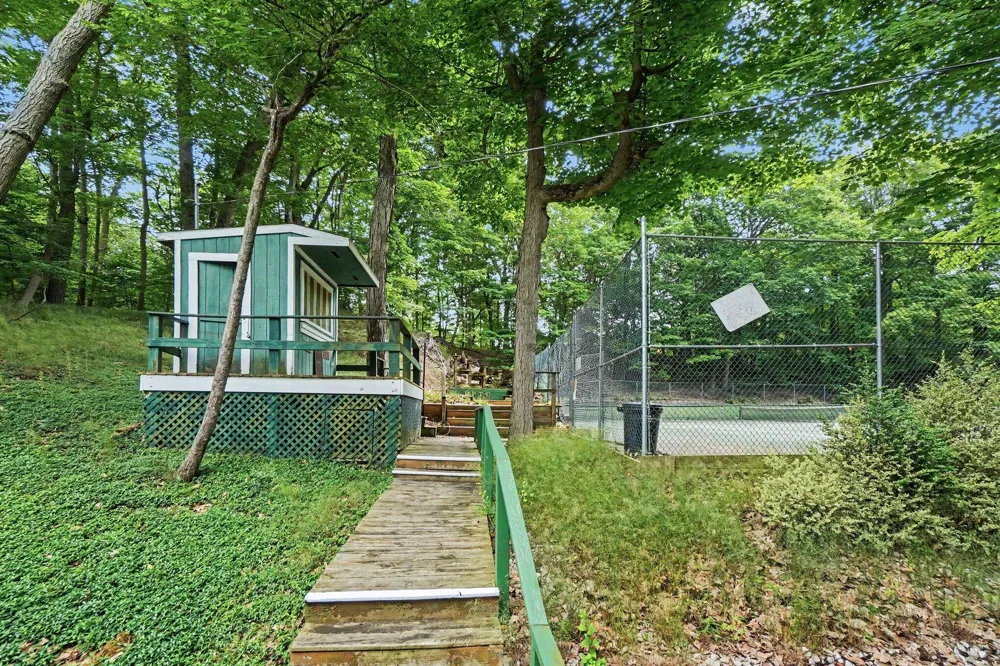 20 Crescent Hill Grand Haven City, MI 49417