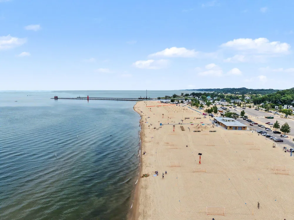 20 Crescent Hill Grand Haven City, MI 49417