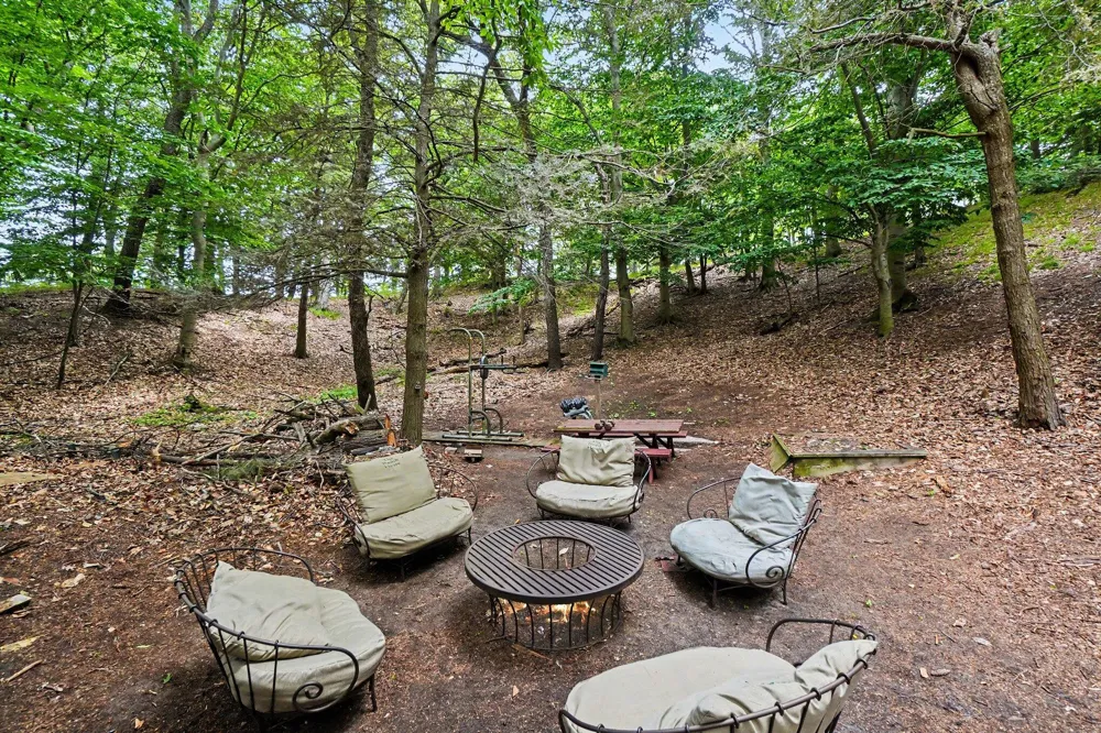 20 Crescent Hill Grand Haven City, MI 49417