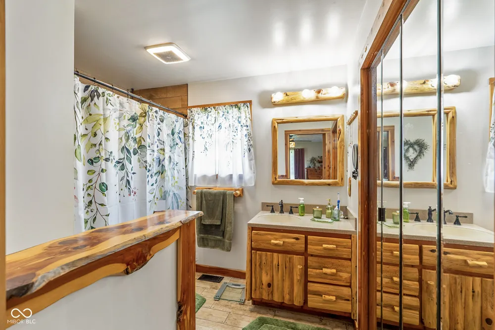 4981 E Rinker Road Mooresville, IN 46158