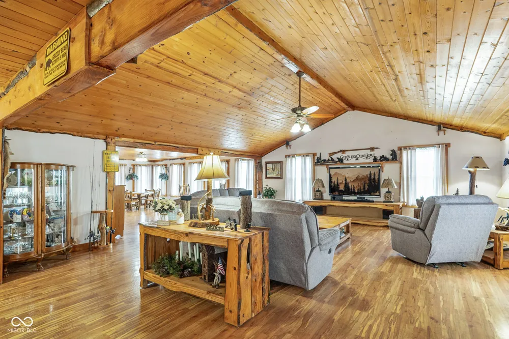 4981 E Rinker Road Mooresville, IN 46158