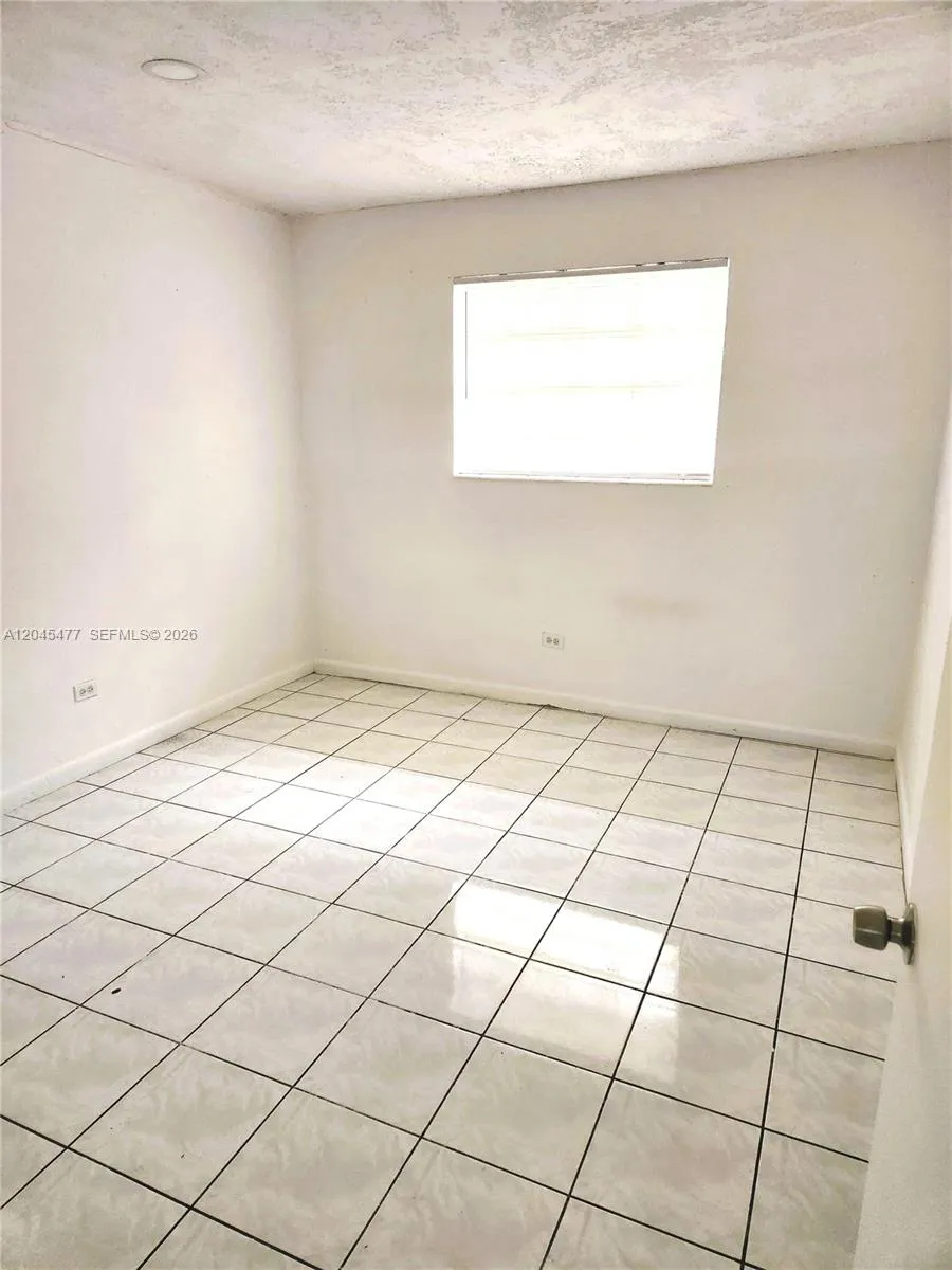 9760 SW 184th St #12D Cutler Bay, FL 33157