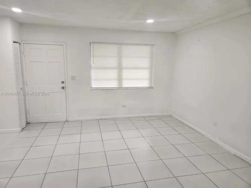 9760 SW 184th St #12D Cutler Bay, FL 33157
