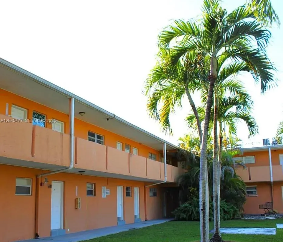 9760 SW 184th St #12D Cutler Bay, FL 33157