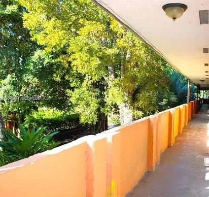 9760 SW 184th St #12D Cutler Bay, FL 33157