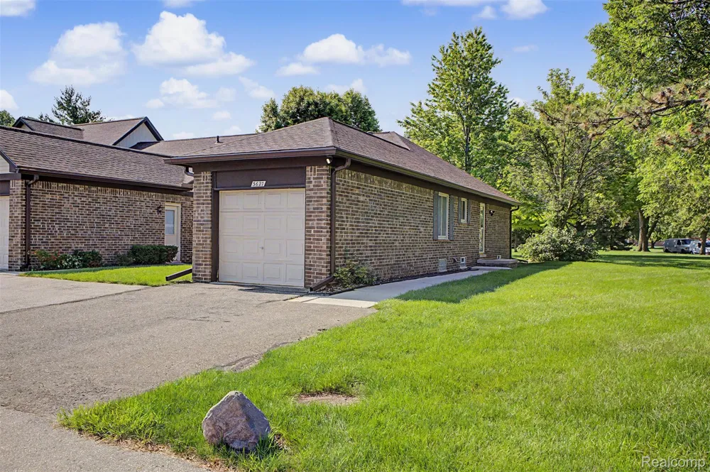 3627 Heritage Parkway Dearborn City, MI 48124