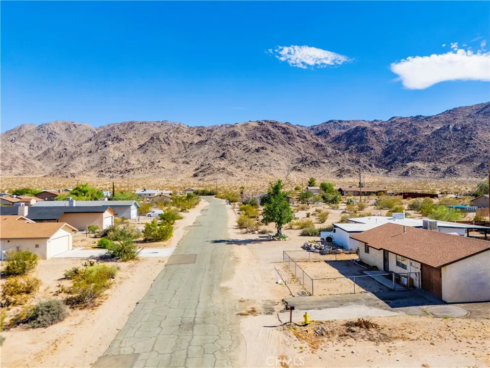 7004 49 Palms 29 Palms, CA 92277