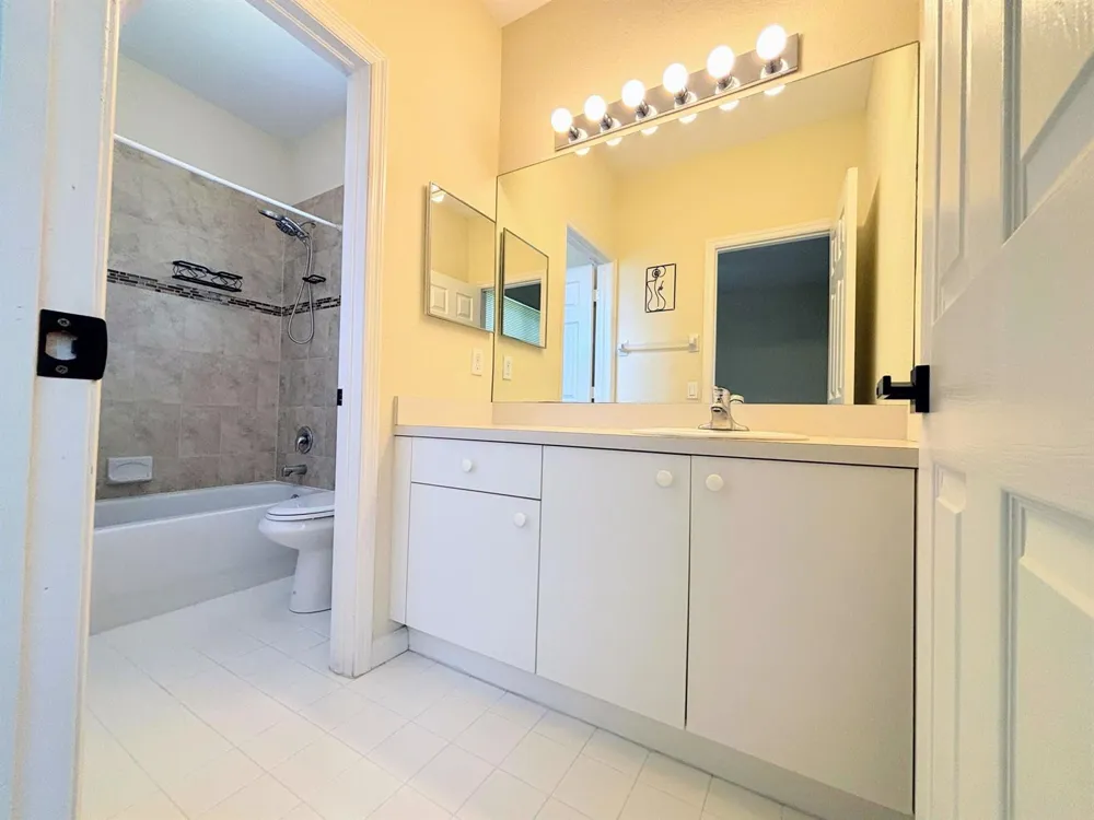 5088 SE Mariner Garden Circle Stuart, FL 34997