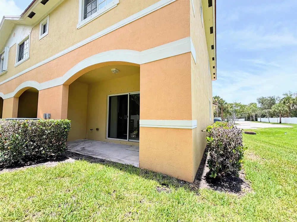5088 SE Mariner Garden Circle Stuart, FL 34997