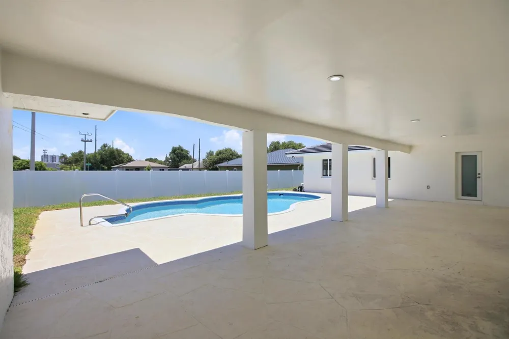 401 NW 3rd Place Dania Beach, FL 33004