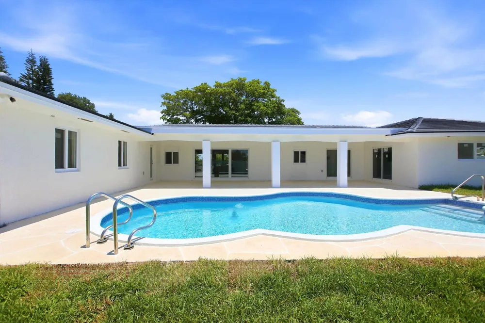401 NW 3rd Place Dania Beach, FL 33004