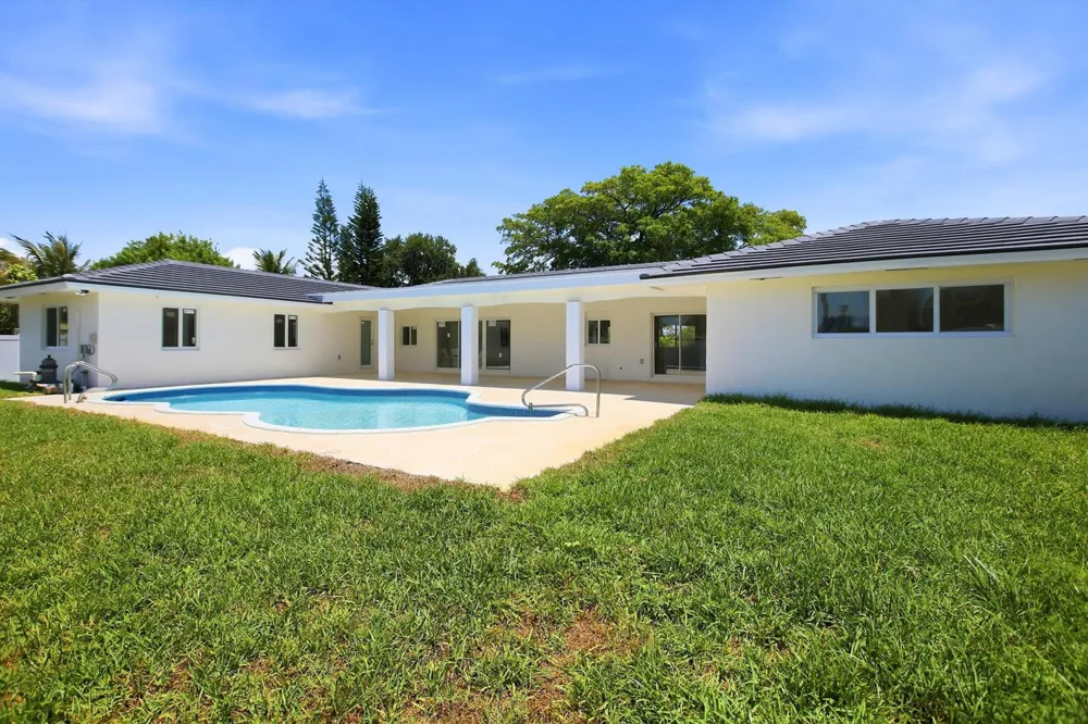 401 NW 3rd Place Dania Beach, FL 33004
