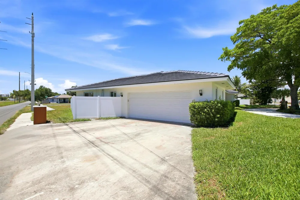 401 NW 3rd Place Dania Beach, FL 33004