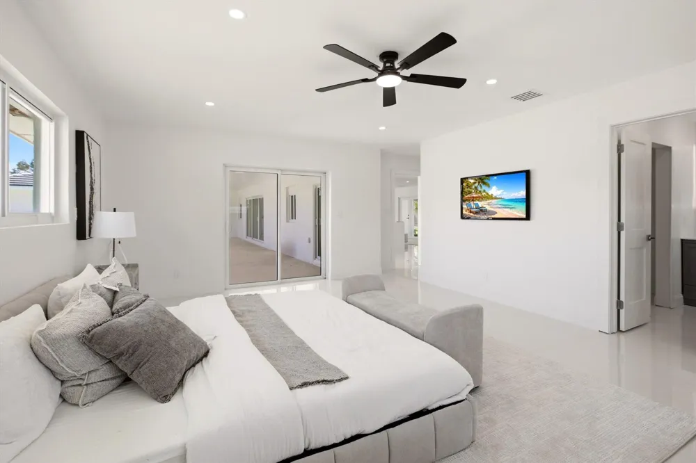 401 NW 3rd Place Dania Beach, FL 33004
