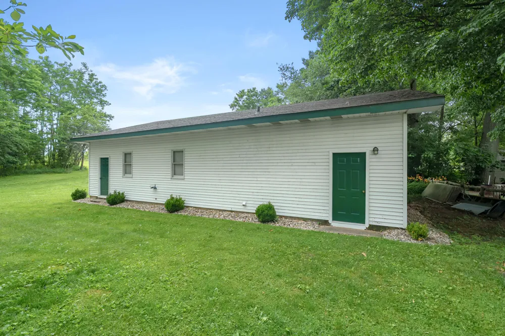 81735 Laguna Beach Park Road Lawton, MI 49065