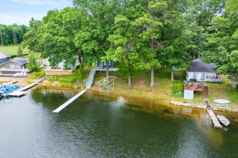 81735 Laguna Beach Park Road Lawton, MI 49065