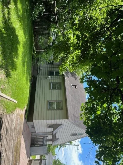 14627 Agnes Avenue Eastpointe City, MI 48021