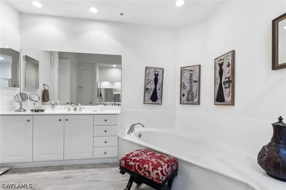 Cascada Way #102 Naples, FL 34114