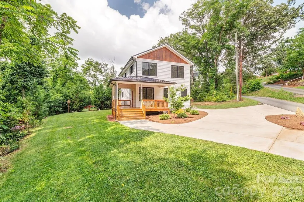 18 Wildwood Park Drive Weaverville, NC 28787