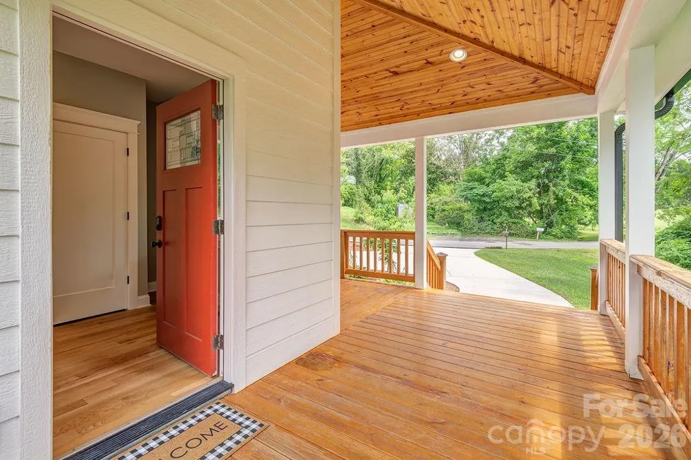18 Wildwood Park Drive Weaverville, NC 28787