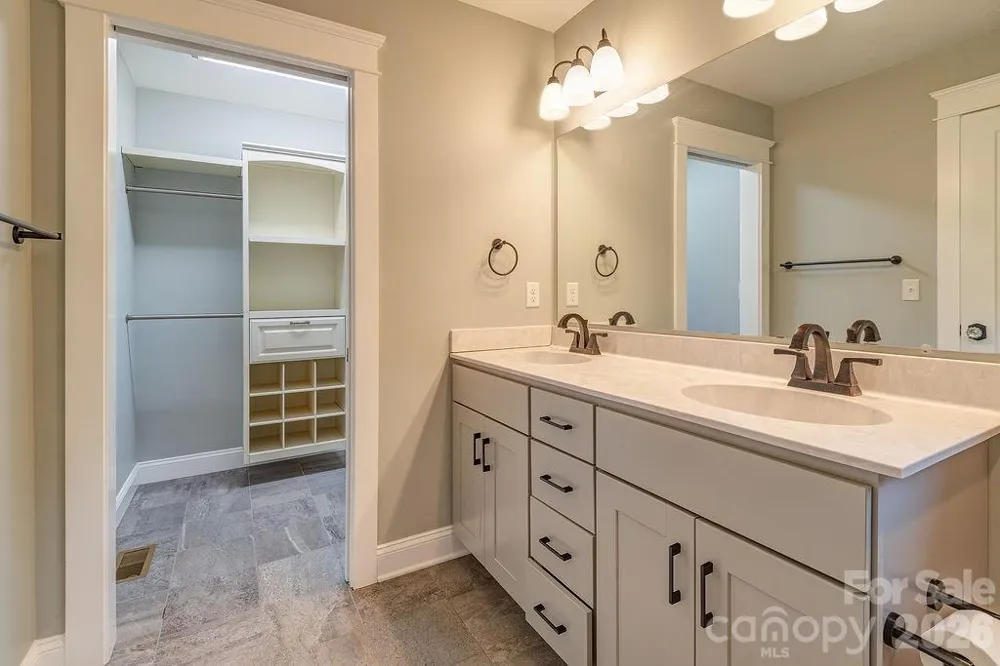 18 Wildwood Park Drive Weaverville, NC 28787